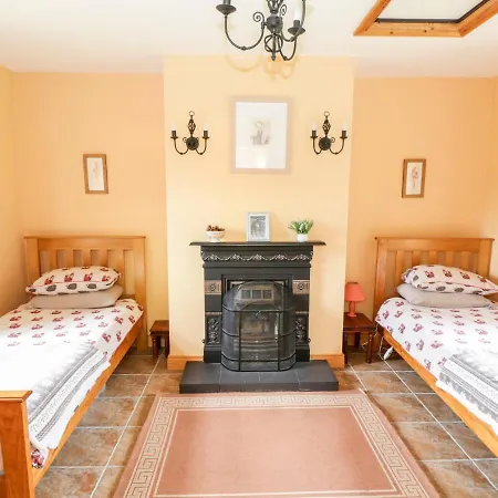 Holiday home Tommy Clarke's Cottage, Ballygarr