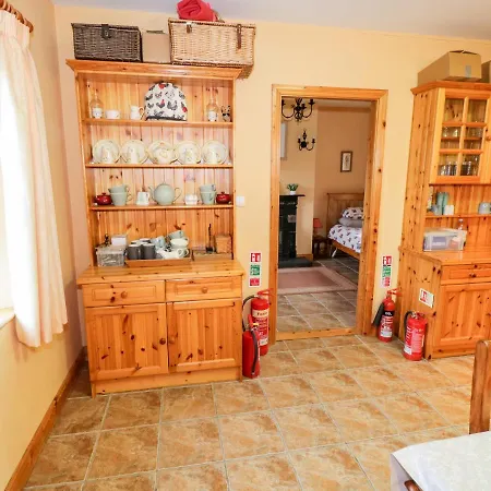 Holiday home Tommy Clarke's Cottage, Ballygarr *