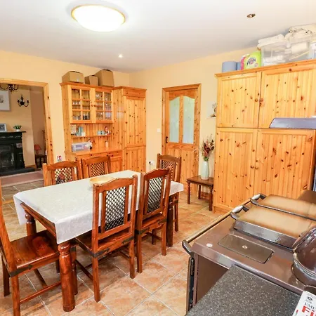 Holiday home Tommy Clarke's Cottage, Ballygarr