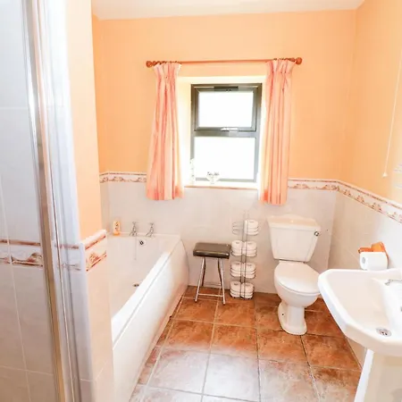 Tommy Clarke's Cottage, Ballygarr Holiday home Toomard